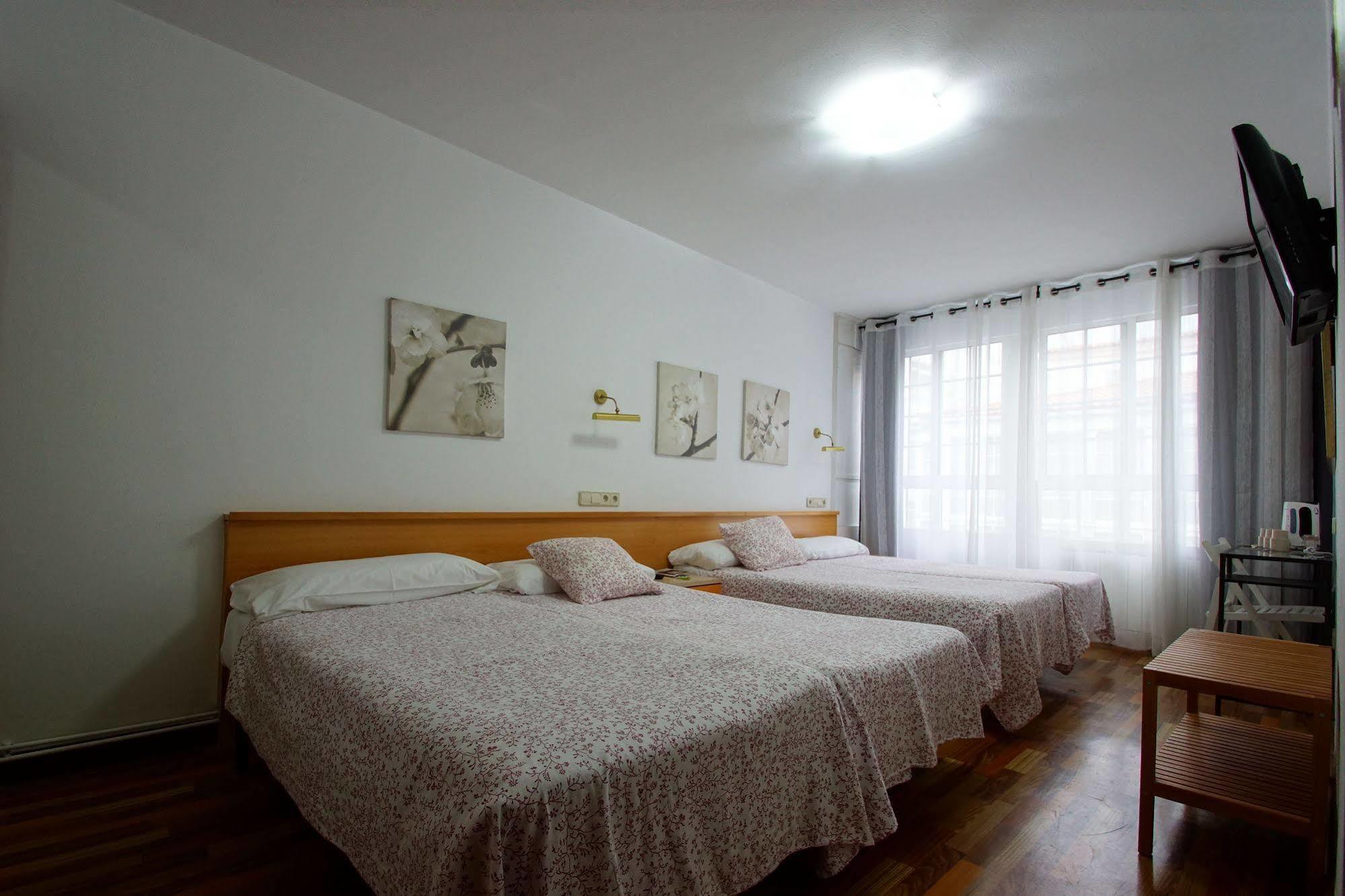 Hostal Carbonara ア・コルーニャ エクステリア 写真